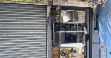 花蓮東大門夜市驚傳暴力砸店！男持棒狂砸炸魷魚攤　老闆受傷遊客嚇壞