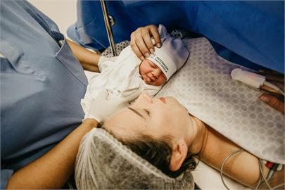孫子這地方長痘遭婆婆嗆「母奶有毒」！醫師傻眼回嗆：世界瘋了