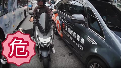 機車停紅燈突「鬼切」擦撞公車？2長腿辣妹「翻滾慘摔」險遭輾畫面曝光