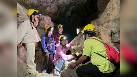 無尊爬鐘乳石洞突發病！臉色慘白卡在洞裡
