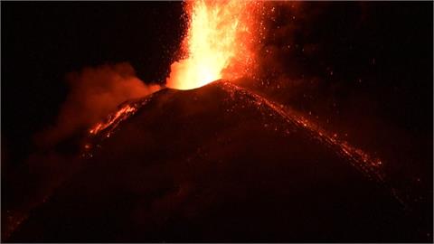 瓜地馬拉火山爆發湧岩漿　當地政府警告約３萬民眾處於風險