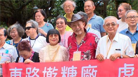 虎山國小校友難得齊聚！　發新書也發願做土地優化