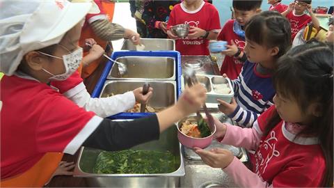 蔣萬安宣布國中小營養午餐免費　議員怒批為明年選舉「先斬後奏」