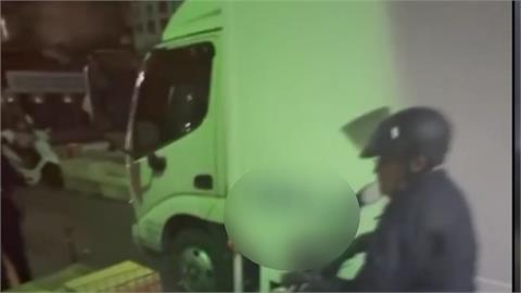 馬路當你家? 彰化員林貨車「占道卸貨」 機車族也僅能倒車繞路