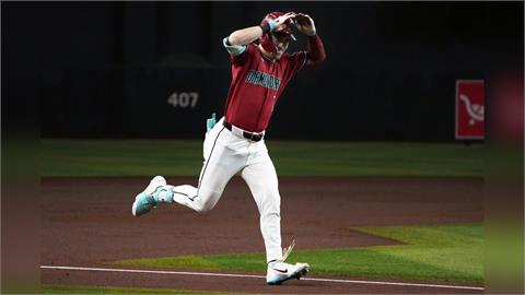 MLB(影)／打瘋了！台美混血明星強打「卡仔」7長打OPS爆表　榮膺單週最佳球員
