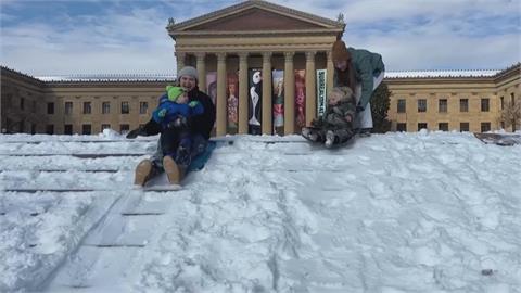 雪到底能不能吃？ 美國下大雪民眾苦中作樂自製「雪料理」