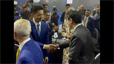 出席新加坡世界城市高峰會　蔣萬安、黃循財握手寒暄