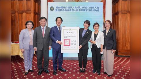 快新聞／賴總統親自見證！50名外交新兵正式入列　林佳龍霸氣喊話曝光
