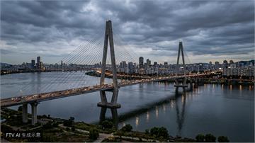俄羅斯空襲烏克蘭首都基輔　市長證實第聶伯河北橋遭擊中