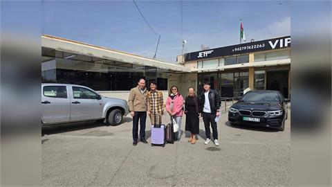 我駐外館處協助撤離　8名國人自以色列、約旦離境返台