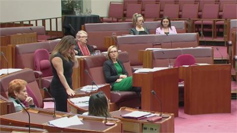 澳洲國會也爆性騷擾　議員淚訴在樓梯間遭「侵犯」