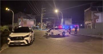 深夜巨響驚醒村莊！宜蘭2白車路口猛撞4人送醫　疑未減速釀禍