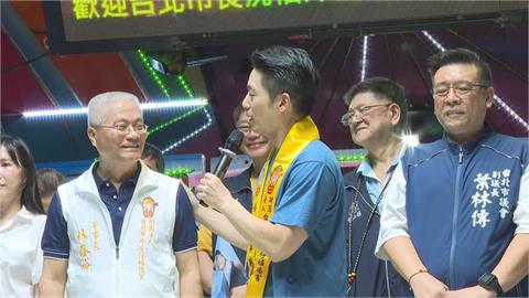 宮廟董事長「捧殺蔣萬安」當眾洗臉選舉才來！後方跑馬燈「驚見12字」蔣萬安秒尷尬