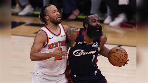 NBA(影)／新紐約之王布朗森狂飆30分！尼克121比108擊敗騎士東冠只差一步