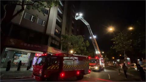 快新聞／暗夜惡火！北市大安區1大樓凌晨失火　4人嗆傷送醫