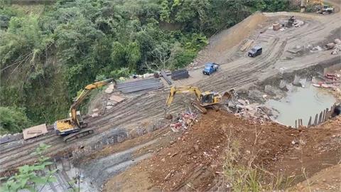 雲林林內坪頂村邊坡修復　又傳地基滑落！急撤離安置居民