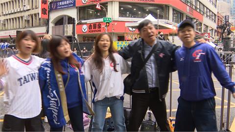 5萬人擠爆英雄谷！　球迷好瘋狂喊「不要拍我我蹺班」