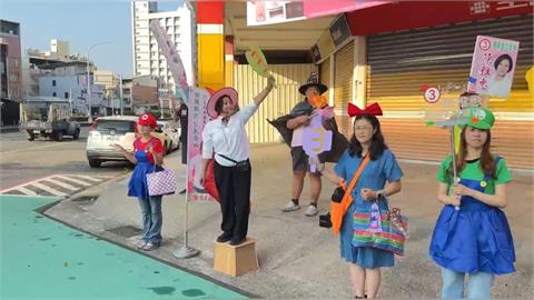 萬聖節拚選戰！　綠營議員陳雅惠化身魔法巫婆率團隊變裝拜票