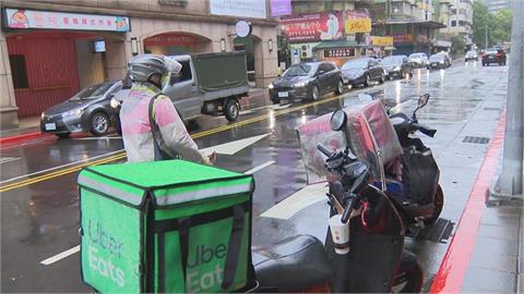 快新聞／應該都點得到？Uber Eats外送員「取餐不送餐」　網友痛批：老鼠屎