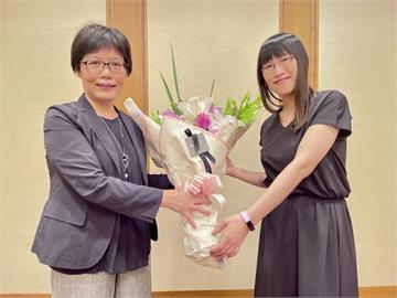 李琴峰為台灣首位芥川獎得主　駐日處獻花恭賀