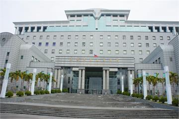 建築工地拉野屎遭阻　暴力男安全帽襲工程師遭判拘役40天
