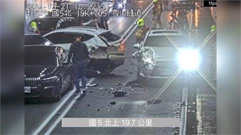 最新／國5塞爆！雪隧「5車連撞」北上雙線中斷　現場慘況曝