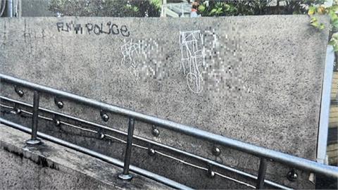 塗鴉8輛警車洩憤　塗鴉客獲不起訴掀熱議