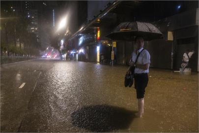 快新聞／創139年紀錄！香港出現世紀暴雨　全城淹水畫面曝光　