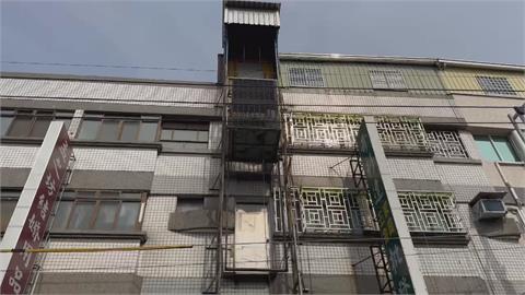 建築物外加裝「外掛電梯」方便搬運　民眾心驚驚！南市府：依法拆除