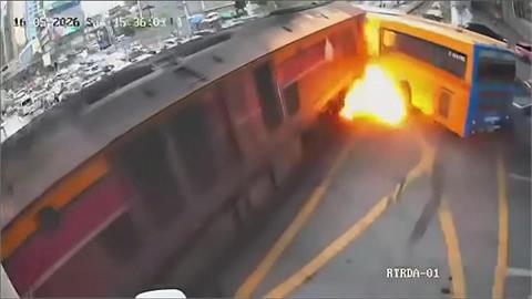 泰國曼谷火車撞公車事故8死32傷　當局調查中