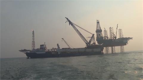 伊朗威脅「封鎖荷姆茲海峽」　國際油價每桶恐飆破120美元