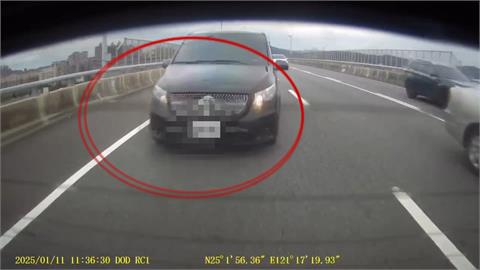 議員林亮君國道遇驚悚車禍　車尾遭追撞凹陷.人幸無大礙