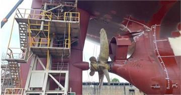 高雄台船爆工安意外！員工高空作業頸遭夾擊慘死　勞工局勒令停工