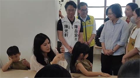 助陣陳品安選苗栗! 蔡英文陪拜廟.參訪火車頭園區