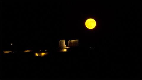 今年第二大超級月亮！　雄鹿月照亮拉美、地中海夜空