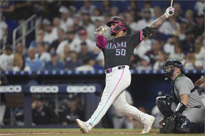 MLB(影)／棒打前東家!　馬林魚23歲年輕強打單場雙響砲重創洋基