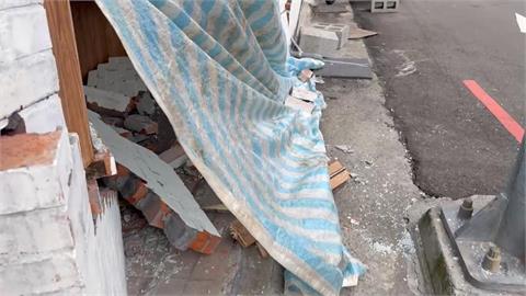 新手上路太緊張撞路旁空心磚　台中23歲男誤踩油門又暴衝撞店