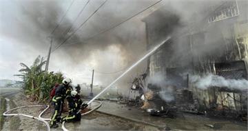 火光衝天！台中潭子2樓鐵皮工廠大火　半小時燒光150平方公尺