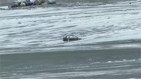 強降雨！花蓮馬太鞍溪「吉普車遭沖走」　工地主任失蹤　無人機加入救援