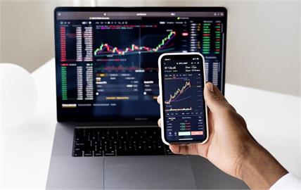 台股金龍年飆股出爐　能源、光通訊概念股風光