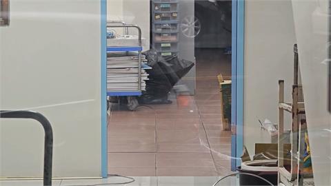 桃園安親班傳虐童案！孩童遭教師從椅上拉下拖行