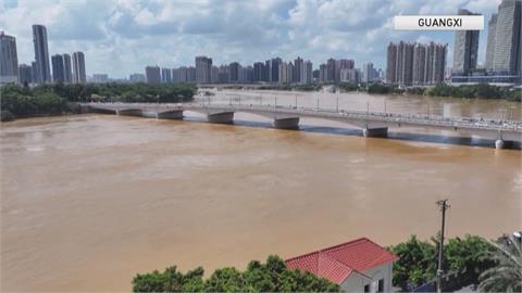 「麥德姆」颱風襲廣東、海南嚴重海水倒灌　農漁業災損慘重