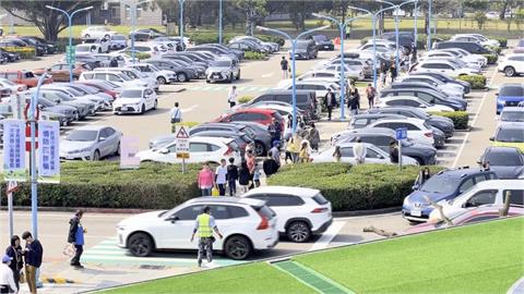 不用再擔心找不到停車位了！1免費神器暴紅他實測「3秒找到」：超神奇