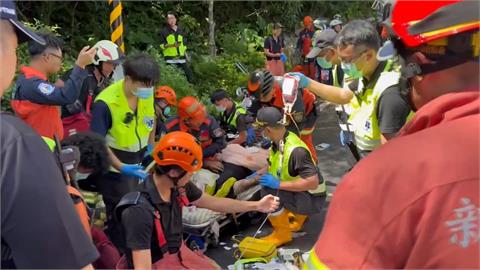 新北萬里砂石車打滑撞客運　39歲乘客首當其衝送醫不治