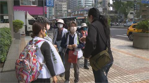 快新聞／劍指羅明才！「拔羅波」團隊散步宣傳、投遞傳單至信箱　盼民眾二階連署