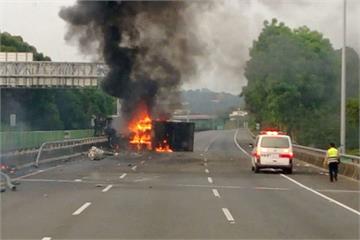 國3中埔路段大貨車翻車起火 一度全線封閉