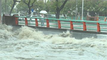 暴雨炸中台！麻園頭溪暴漲 霧峰、烏日多人受困