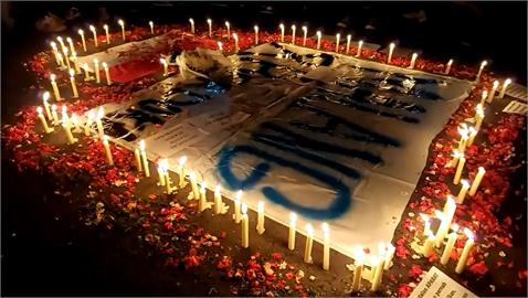 印尼足球暴動125死 球迷舉辦守夜儀式為死者哀悼