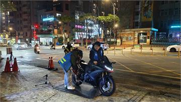 桃園環警監聯合稽查改裝噪音車　女騎士改管未登記挨罰