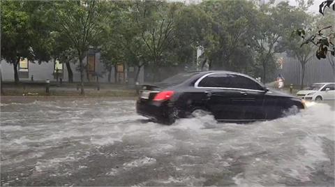 快新聞／雨彈來襲！3縣市大雷雨猛炸1小時　外出記得帶傘